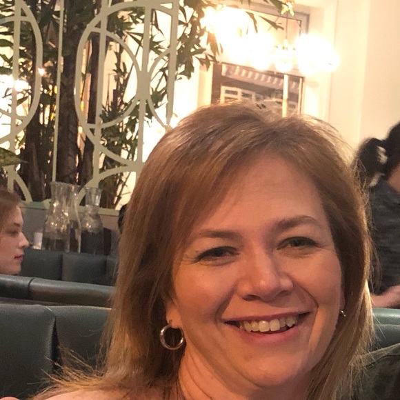 Meet your Posher, Michelle - Picture 2 of 2